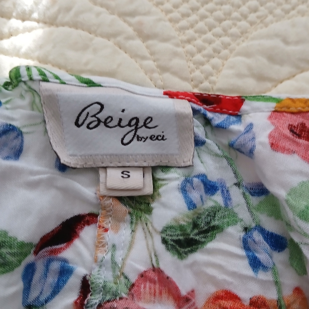 Beige by ECI Floral Print Top Tunic Size Small - Picture 2 of 5